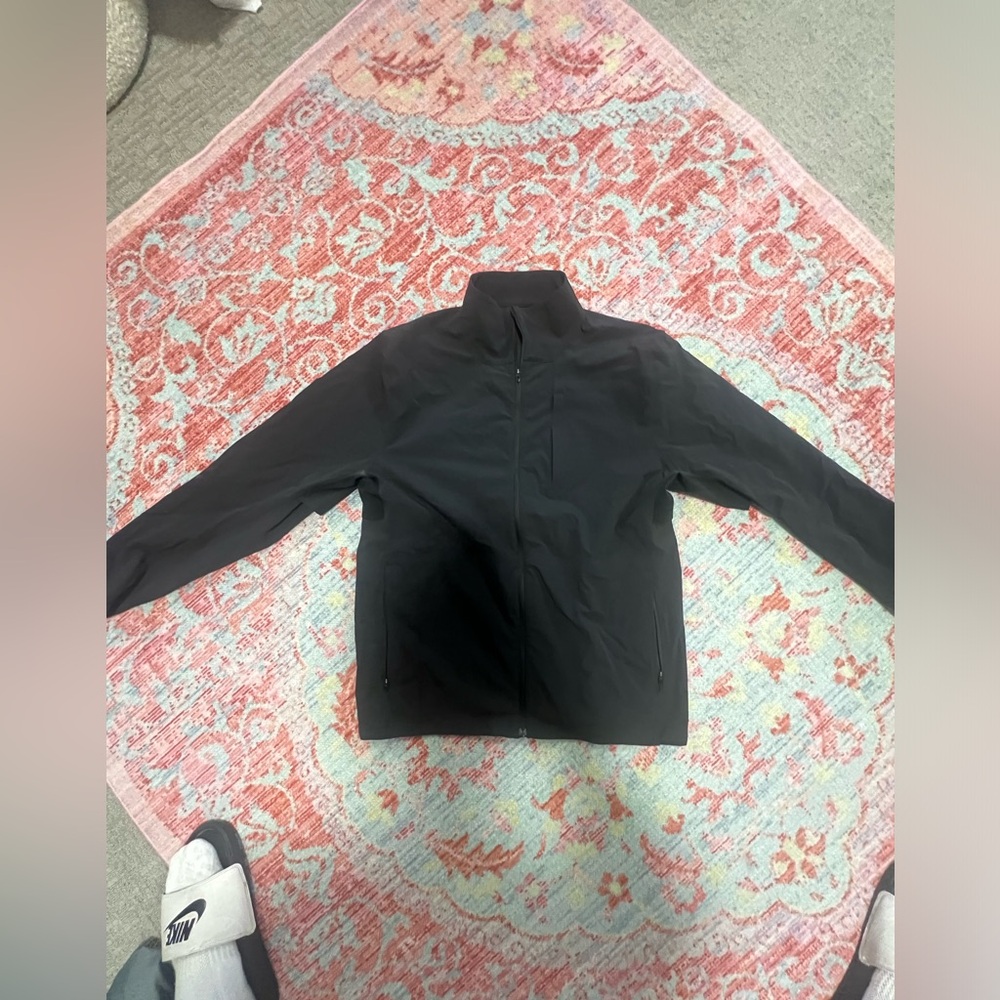 Lululemon black zip up lightweight jacket
